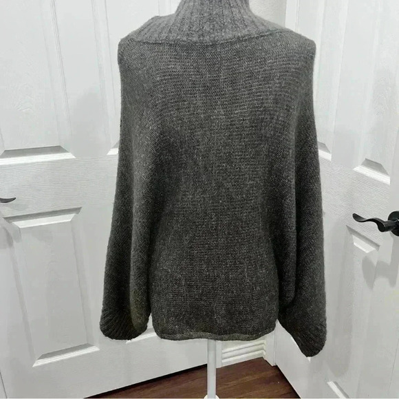 Umgee Big butterfly sleeves turtleneck sweater grey knit size S/M - Picture 4 of 9